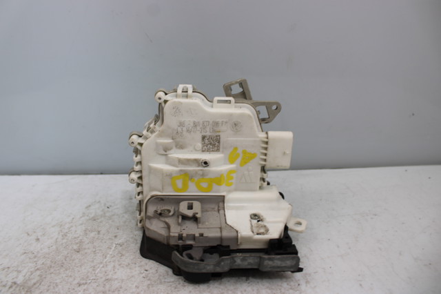 VAG 8J1837016F Cerradura de puerta delantera derecha  disponible Valladolid
