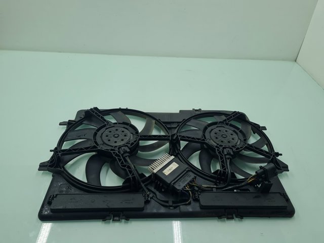 VAG 8K0121003M Difusor del radiador de refrigeración  disponible Lugo