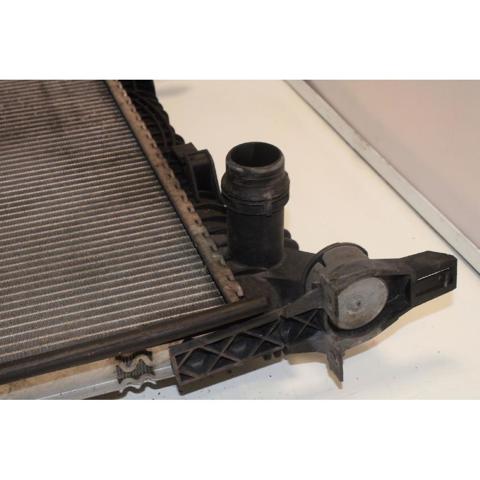VAG 8K0121251H Radiador de refrigeración del motor  disponible España
