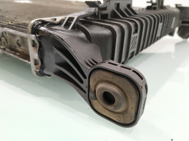 Radiador refrigeración del motor Audi Q3 8UB, 8UG
