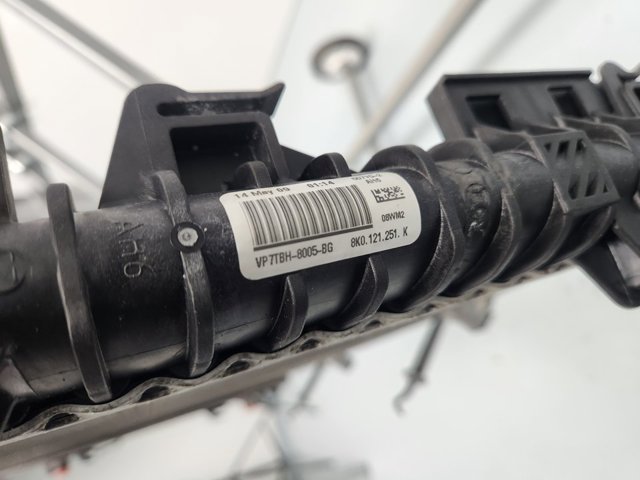 VAG 8K0121251K Radiador de refrigeración del motor  comprar en Albacete