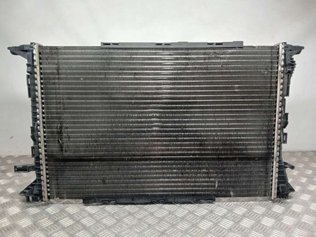 VAG 8K0121251R Radiador de refrigeración del motor  disponible España