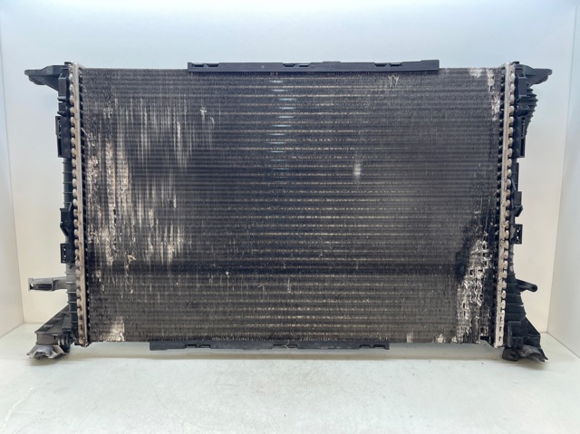 8K0121251R Radiador de refrigeración del motor  disponible Málaga
