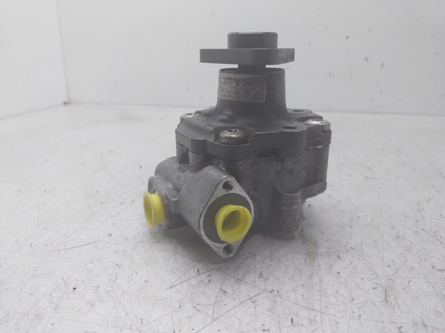 VAG 8K0145154G Bomba de dirección asistida  disponible Lugo