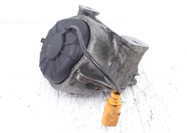 VAG 8K0199381 Soporte izquierdo del motor  en stock Terrassa