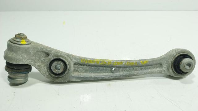 VAG 8K0407152F Brazo inferior derecho de la suspensión delantera  en stock Terrassa