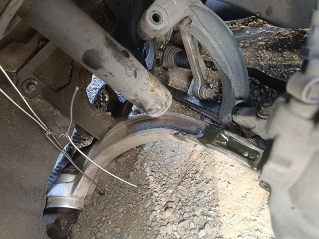 VAG 8K0407152F Brazo inferior derecho de la suspensión delantera  comprar en Murcia