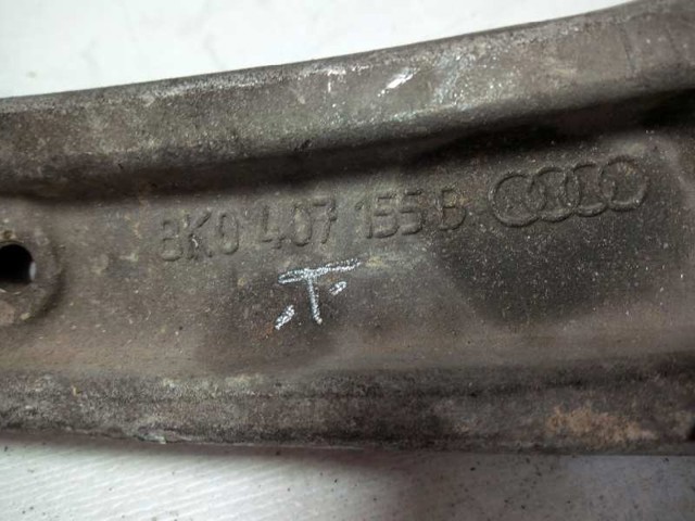 VAG 8K0407155B Brazo inferior izquierdo de la suspensión delantera  disponible Valladolid