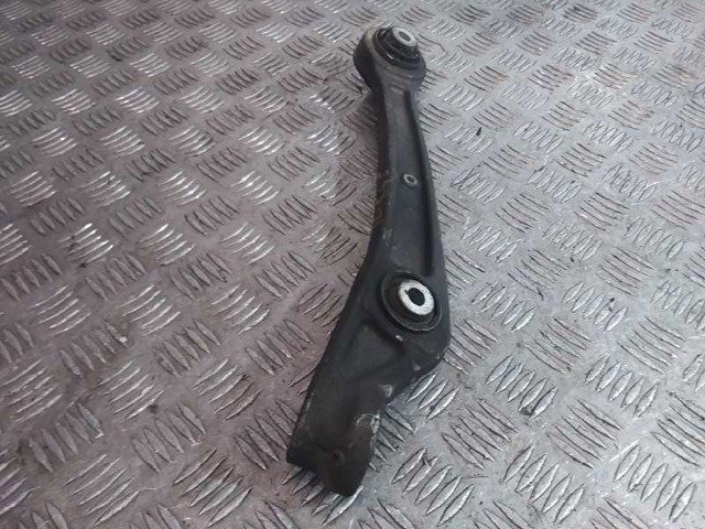 VAG 8K0407155B Brazo inferior izquierdo de la suspensión delantera  en stock Terrassa