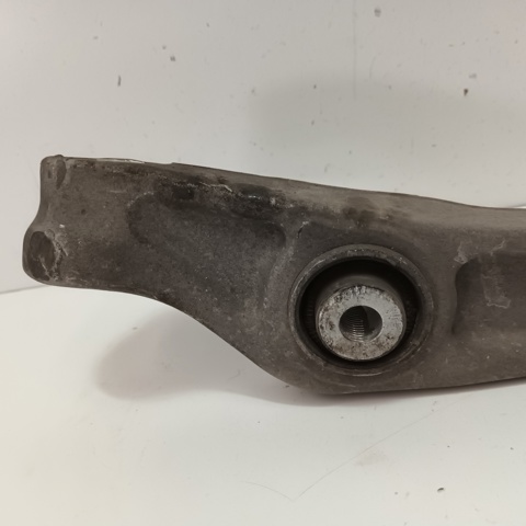 8K0407155C Brazo inferior izquierdo de la suspensión delantera comprar Almería