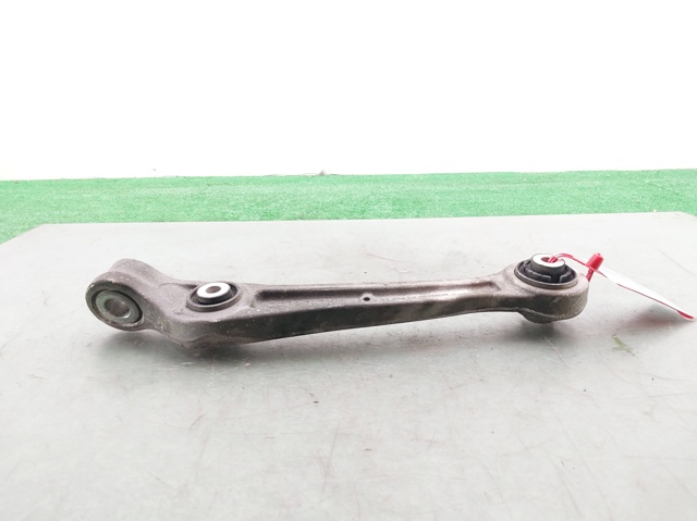VAG 8K0407156B Brazo inferior derecho de la suspensión delantera  en stock Terrassa