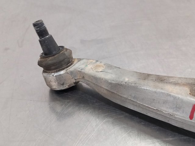 VAG 8K0407695E Brazo inferior izquierdo de la suspensión delantera  en stock Salamanca