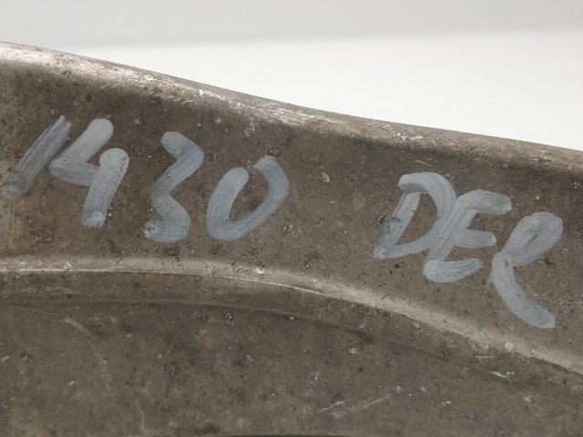8K0407695F VAG Brazo inferior izquierdo de la suspensión delantera  disponible Vigo