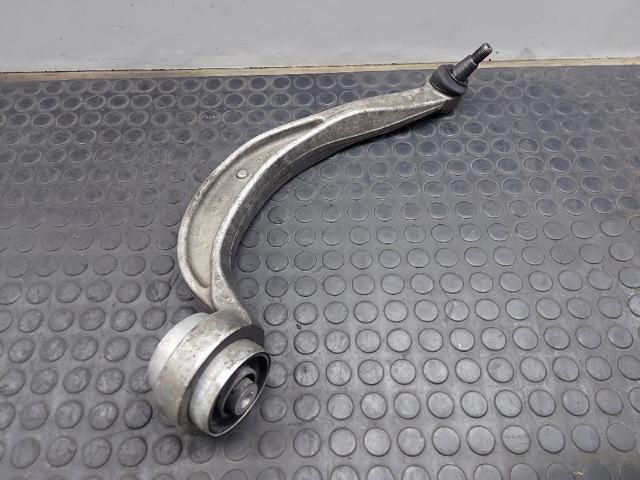 8K0407695H Brazo inferior izquierdo de la suspensión delantera  en stock Sabadell