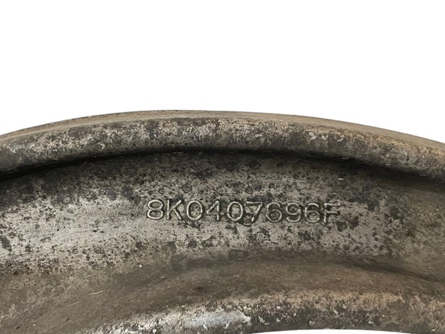 VAG 8K0407696F Brazo inferior derecho de la suspensión delantera  en stock Terrassa