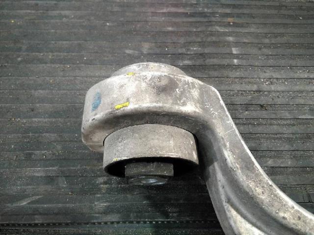 8K0407696F Brazo inferior derecho de la suspensión delantera  disponible Burgos