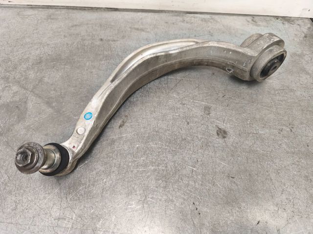 VAG 8K0407696F Brazo inferior derecho de la suspensión delantera  en stock Salamanca