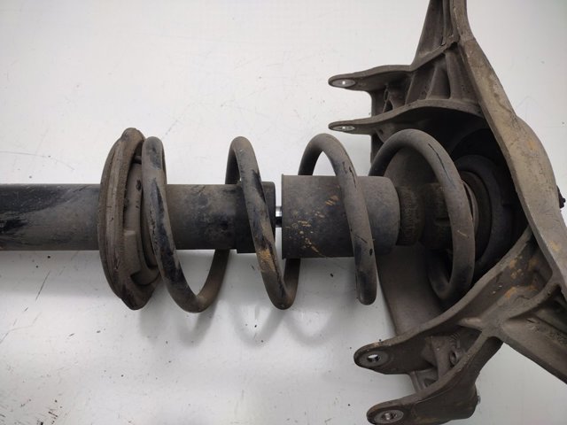 8K0413031AE Amortiguador delantero  disponible Utrera