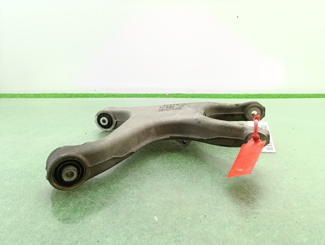 VAG 8K0505312J Brazo de suspensión trasero inferior derecho  en stock Terrassa