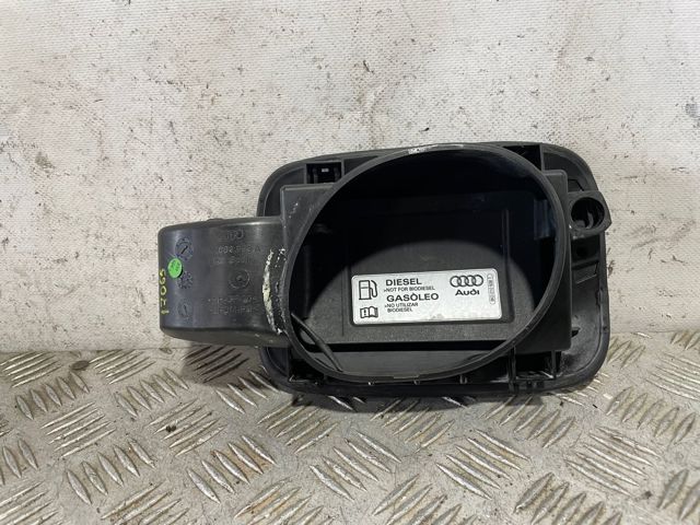 VAG 8K0809999A Carcasa del tubo de llenado del tanque de combustible  disponible Valladolid