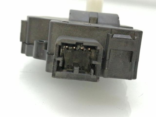 8K0820511D Actuador de compuerta de calefacción  disponible Utrera