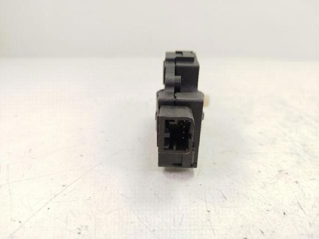 8K0820511D Actuador de compuerta de calefacción  disponible Utrera