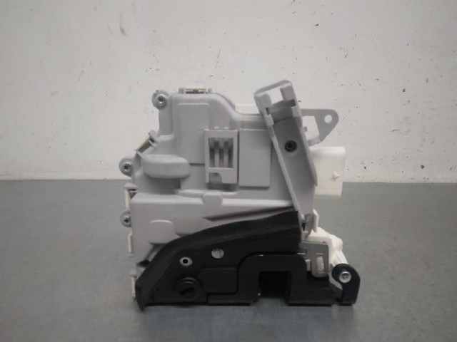 8K0839015C Cerradura de puerta trasera izquierda  en stock Sabadell