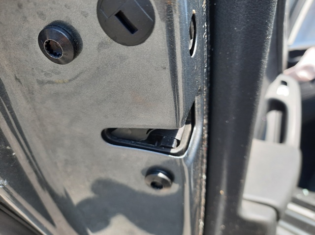 8K0839015F VAG Cerradura de puerta trasera izquierda  en stock Huelva