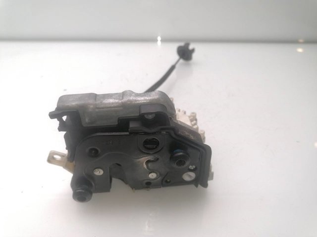 8K0839015F VAG Cerradura de puerta trasera izquierda  en stock Huelva