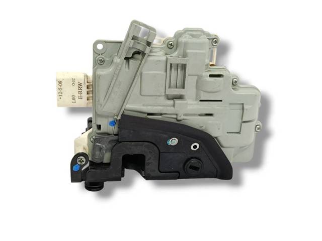 8K0839016 VAG Cerradura de la puerta trasera derecha  en stock Córdoba