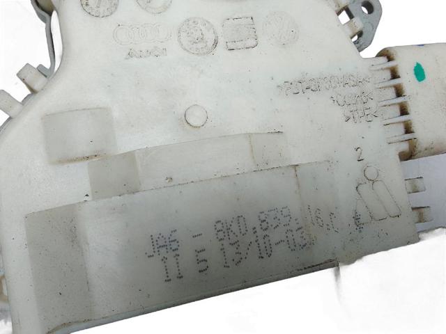 VAG 8K0839016 Cerradura de la puerta trasera derecha  en stock Salamanca