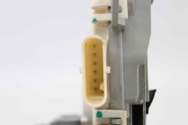 8K0839016A VAG Cerradura de la puerta trasera derecha comprar Madrid