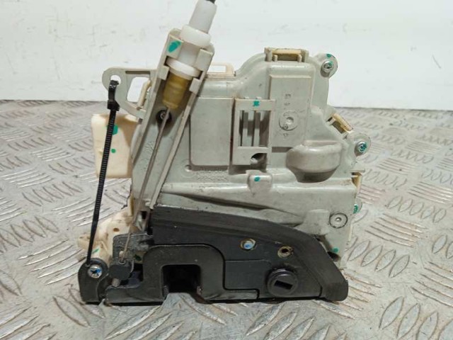8K0839016C VAG Cerradura de la puerta trasera derecha comprar Madrid