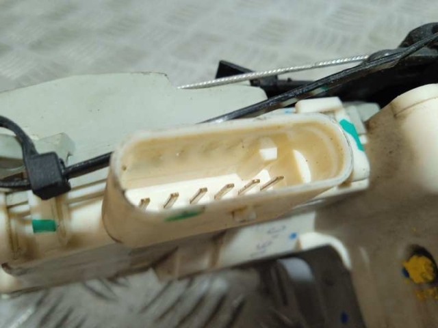 8K0839016C Cerradura de la puerta trasera derecha  comprar en Pontevedra