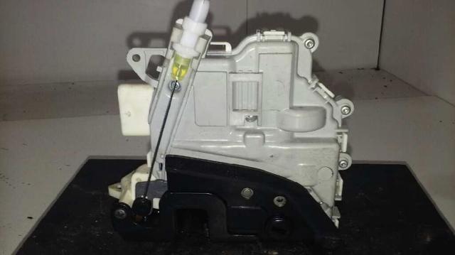 8K0839016C Cerradura de la puerta trasera derecha  en stock Castellón