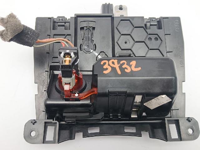 VAG 8K0857951 Cenicero de la consola central  disponible España