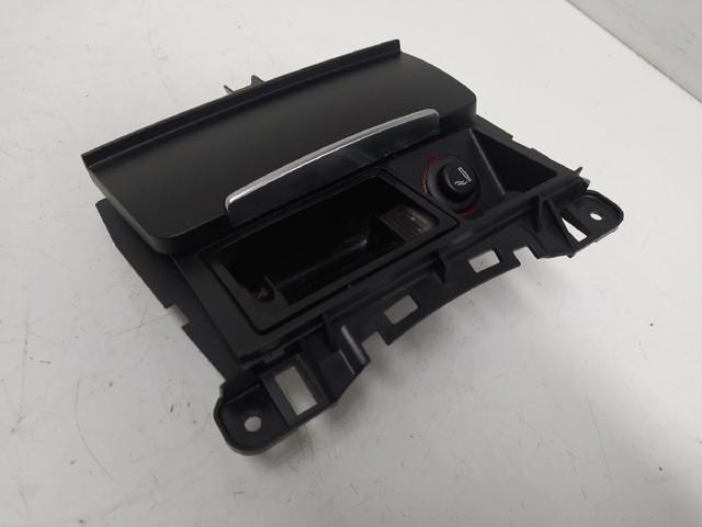 VAG 8K0857951 Cenicero de la consola central comprar Tarragona