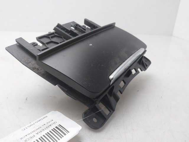 8K0857951C Cenicero de la consola central  comprar en Zaragoza