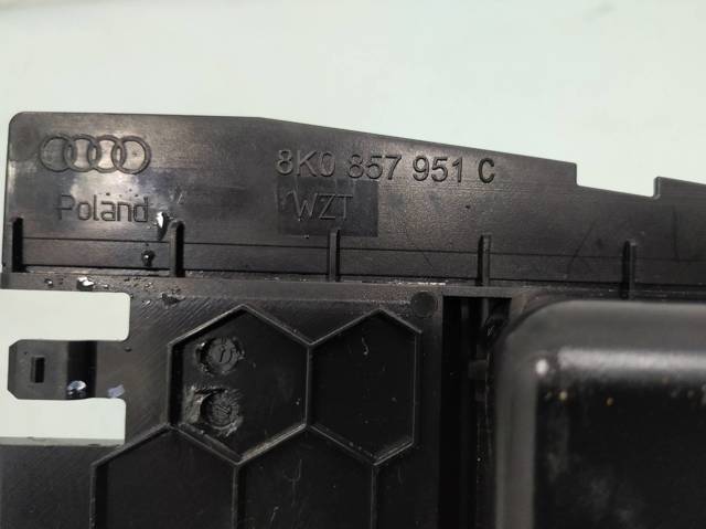 8K0857951C VAG Cenicero de la consola central  comprar en Lleida