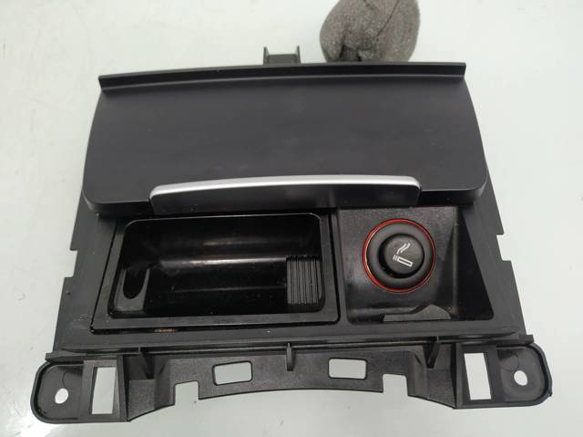 VAG 8K0857951C Cenicero de la consola central comprar Pamplona