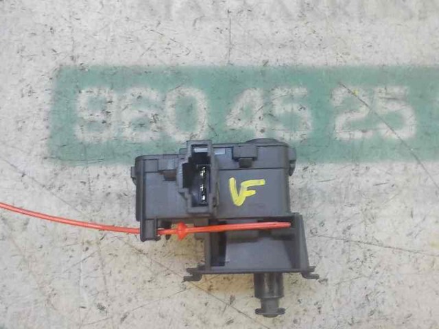 8K0862153F Cerradura de la tapa del depósito de combustible  en stock Sabadell