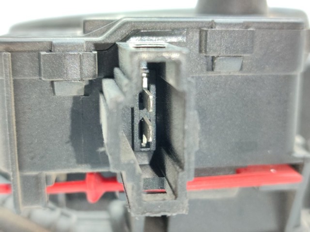 8K0862153F Cerradura de la tapa del depósito de combustible  comprar en Pontevedra