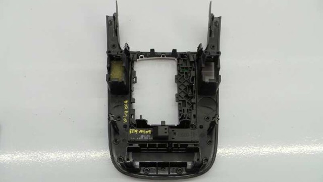 VAG 8K0864261 Embellecedor de la consola central  disponible Lugo