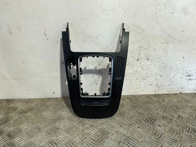 8K0864261 Embellecedor de la consola central  comprar en Pontevedra