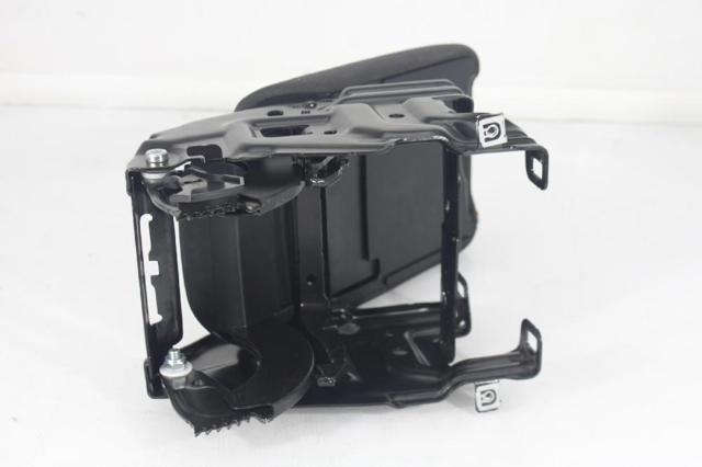 8K0864283 Soporte de reposabrazos  comprar en Reus
