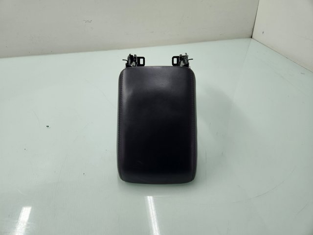 8K0864283 Soporte de reposabrazos  en stock Sabadell