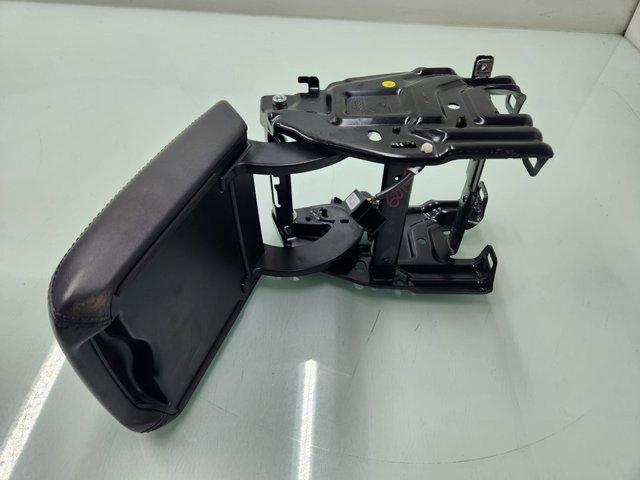 VAG 8K0864283 Soporte de reposabrazos  disponible Valladolid