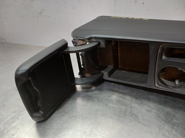 8K0864981D Caja portaobjetos de la consola central (apoyabrazos)  comprar en Zaragoza