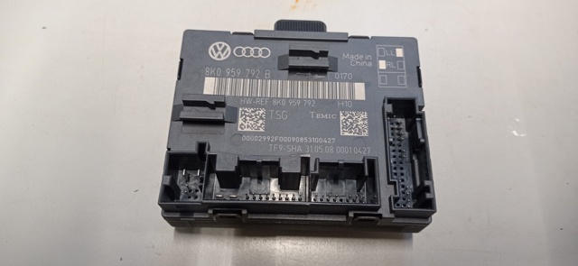 8K0959792B Unidad de confort de la puerta delantera  comprar en Reus