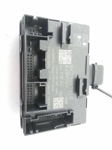 VAG 8K0959792R Unidad de confort de la puerta delantera  disponible España